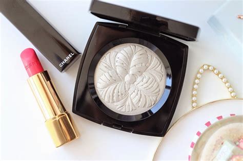 chanel camellia plumes highlighter|Chanel Camélia de Plumes Highlighting Powder for Plumes .